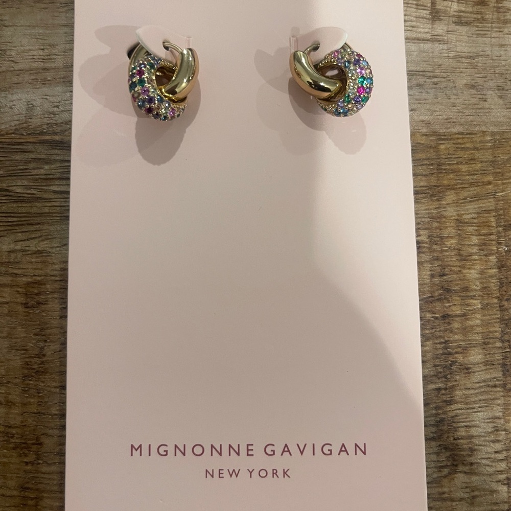 NWT Mignonne Gavigan interlocked Huggies with Multicolor drop